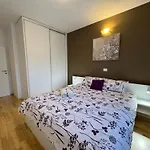 S&b Lägenhet *
